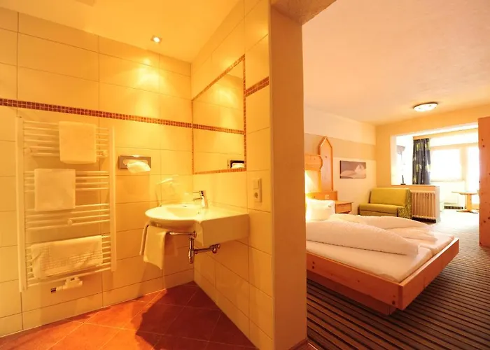 Toni 3* غالتور